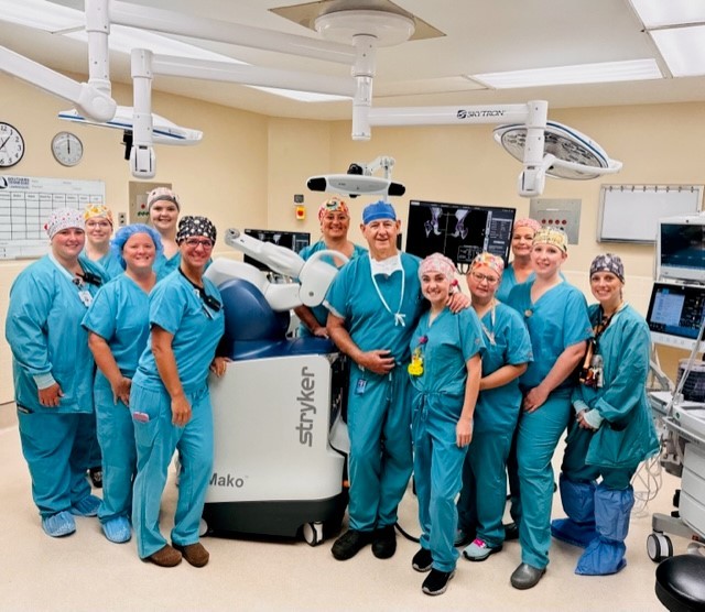 Southern TN Lawrenceburg surgery team with Mako Robot
